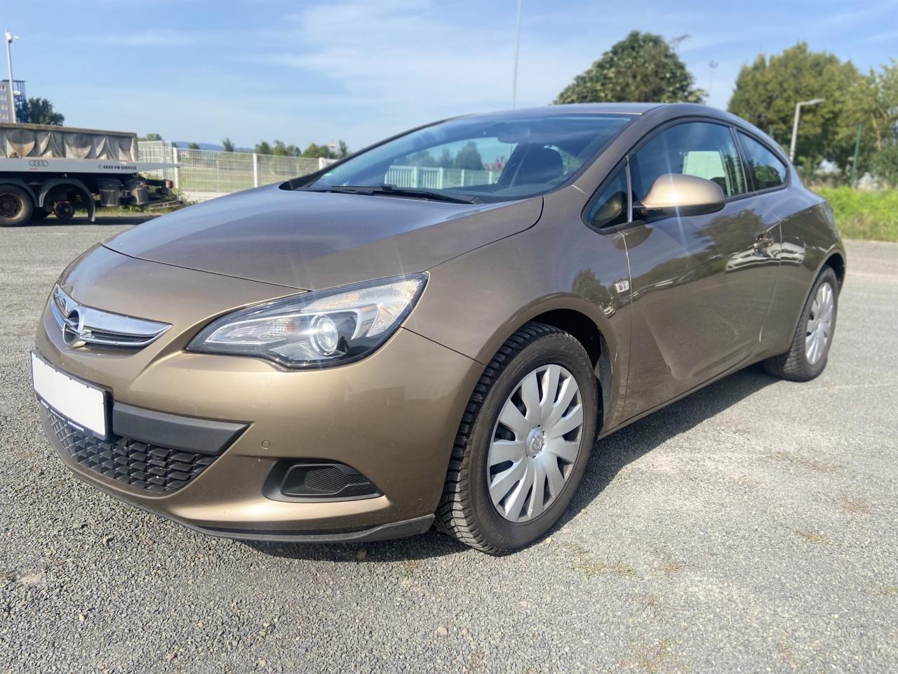 Opel Astra J GTC Edition